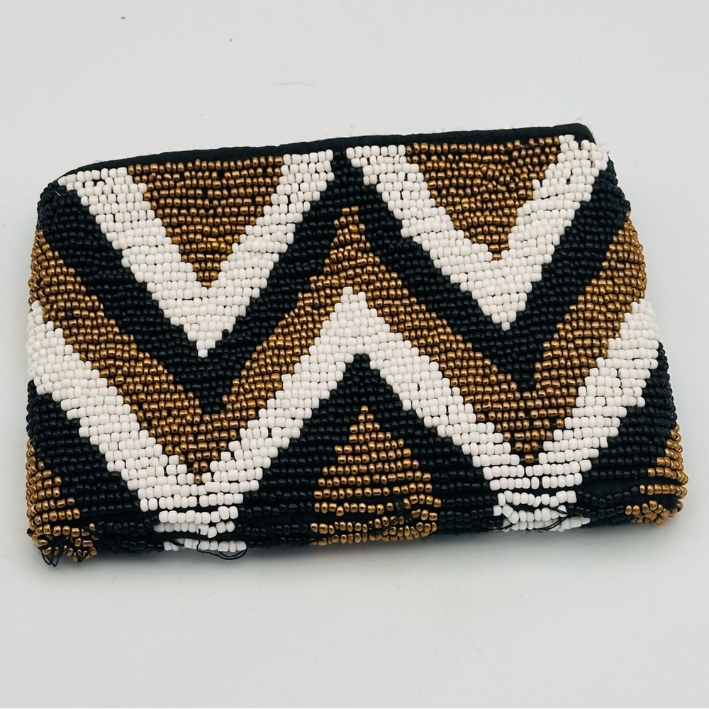 Chevron Beaded pouch - Picture 3 of 8